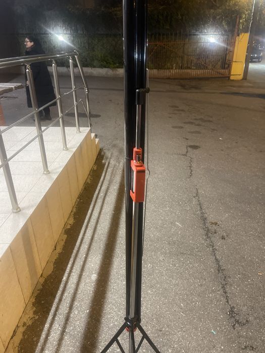 Panou rulant pentru proiector