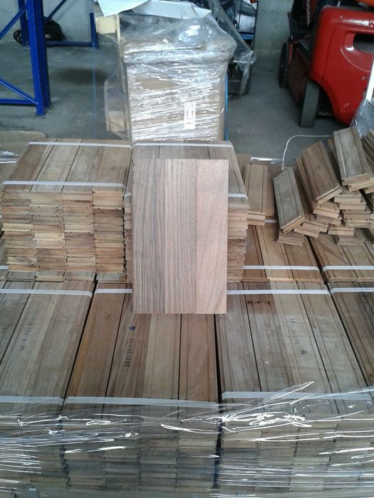 Паркет от орех в два размера