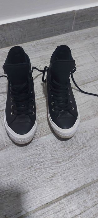 Converse, teniși negri mărimea 38 unisex.