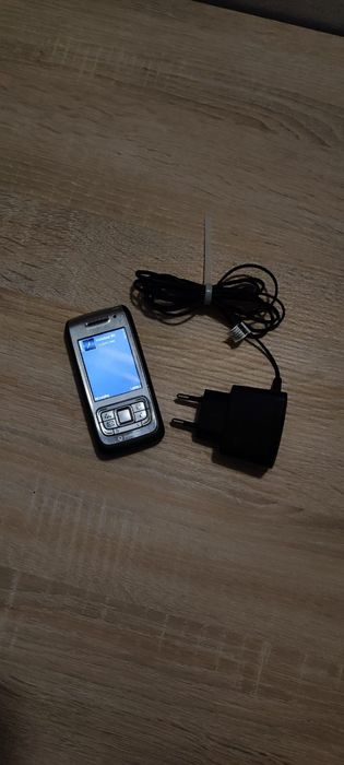 Vând telefon de colecție Nokia E65