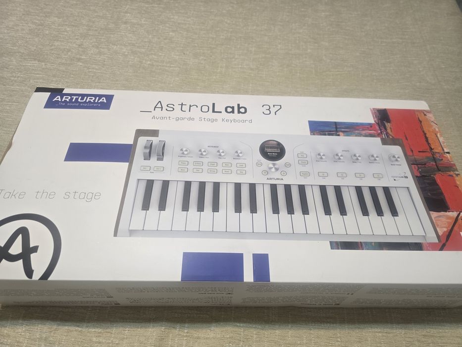 Sintetizator Arturia Astrolab 37  impecabil ca si nou