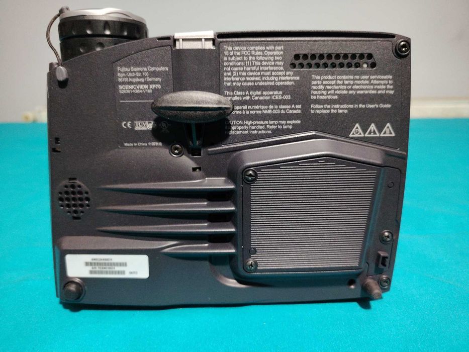 Fujitsu Siemens XP70 PROIECTOR cu telecomanda