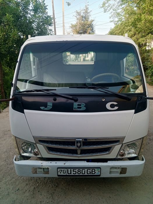 JBC yuk mashina sotiladi