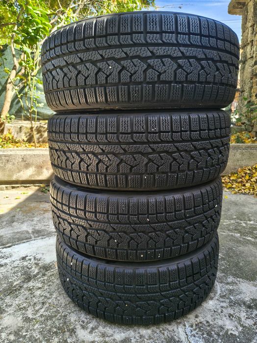 215/55/18 4бр.Kumho Зимни гуми