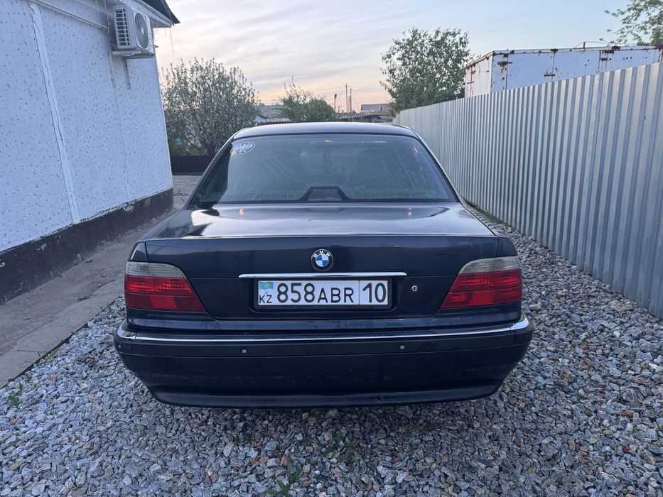 Продам бмв е38.