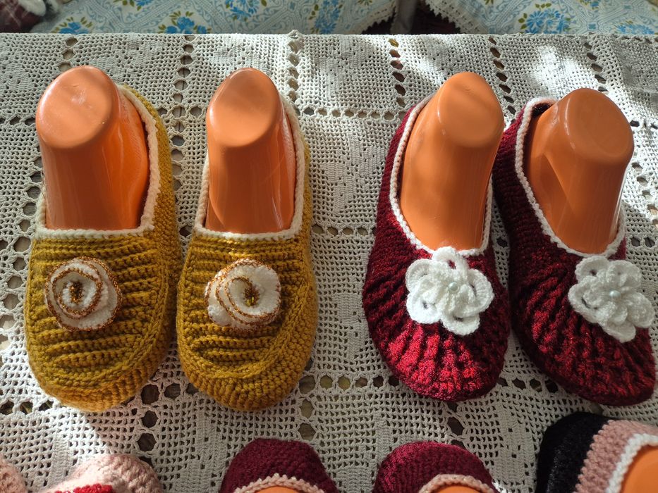 Ръчно плетени терлици с подметка