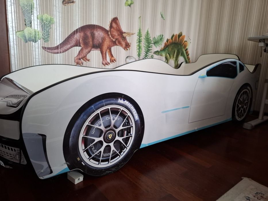 Продается Детская кровать - машинка