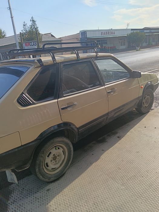 Lada samara 2109 sotiladi