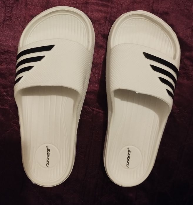 Дамски летни чехли и сандали