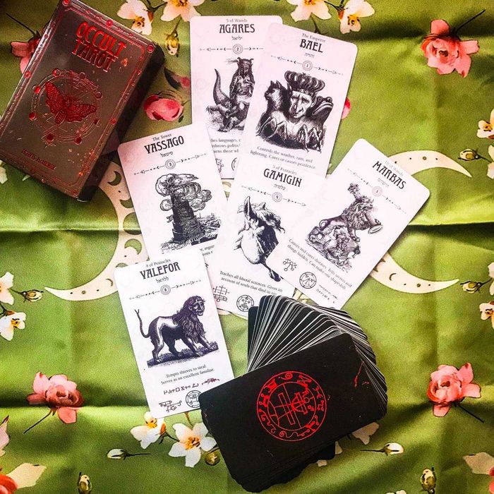 таро, много разных