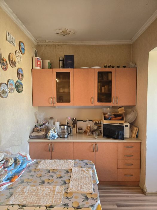 продаю кухонный гарнитур, состояние среднее