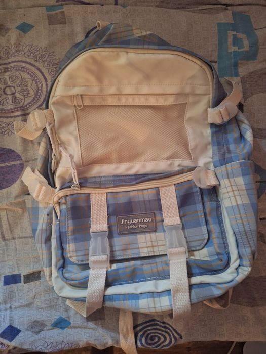 Продаётся портфель,рюкзак