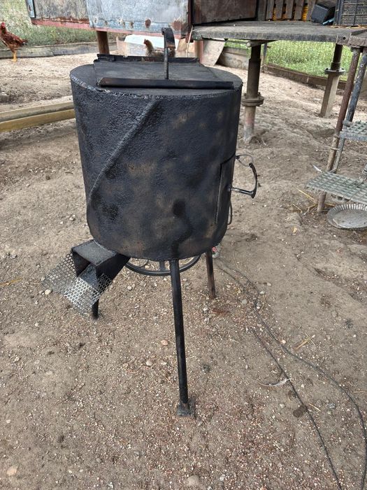 Batoză electrică de curățat porumbi