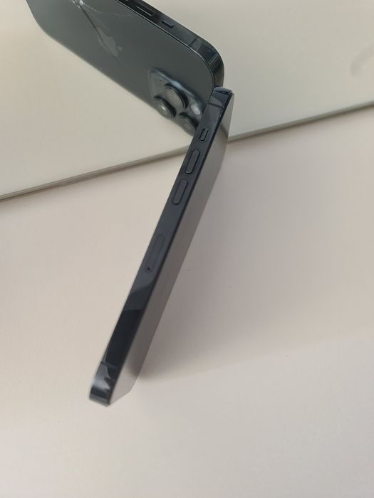 Продам IPhone 14 Pro