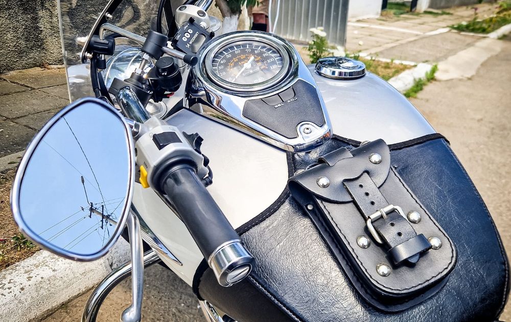 Vând Suzuki Intruder