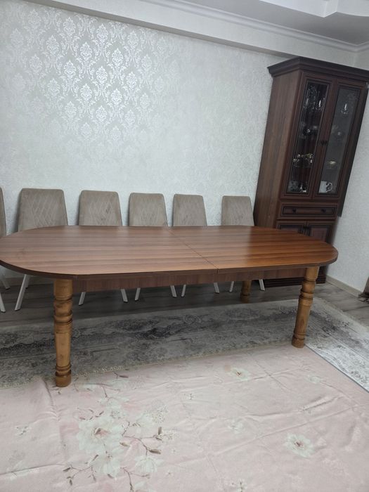 Стол в гостинную