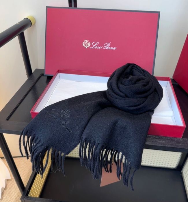 Fular Loro Piana , calitate premium , pe comanda , nou