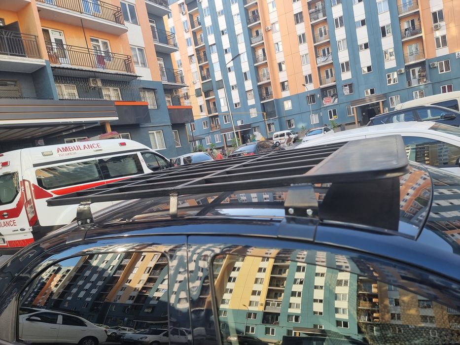 Cobalt  bagaj uch oyoqli sotiladi