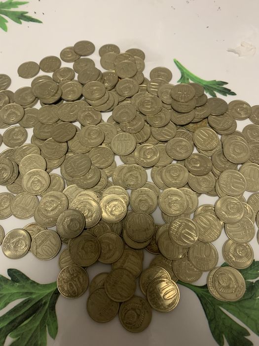 Продам монеты СССР 10 копеек