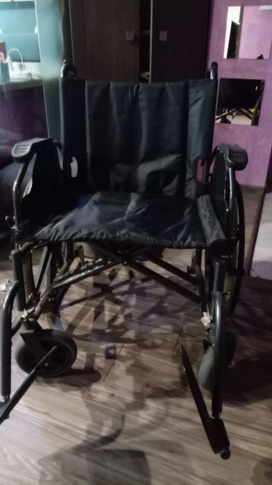 Cărucior pt persoane cu dizabilitati