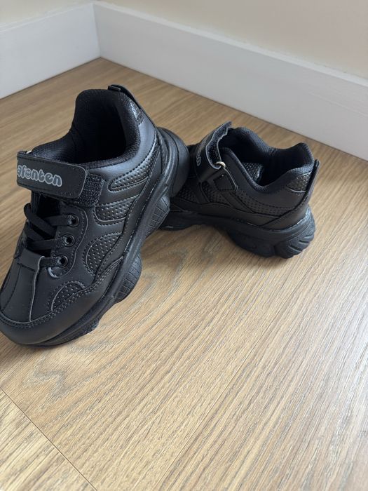 Кроссовки мальчику