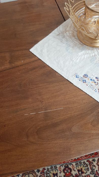 Стол   полированный.