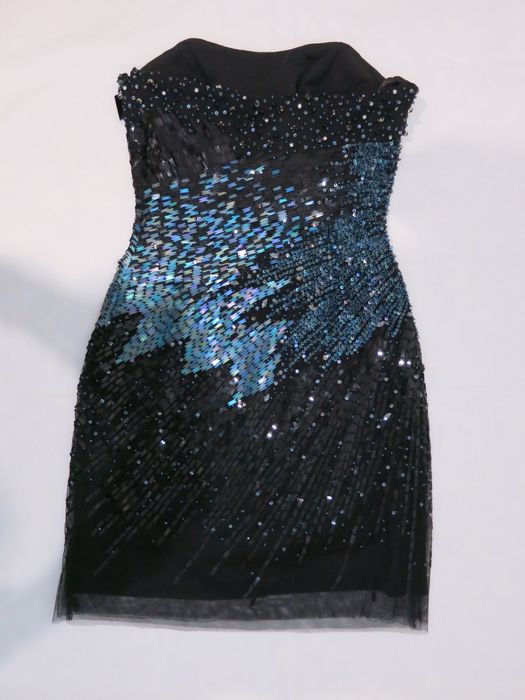 Елегантна рокля с пайети