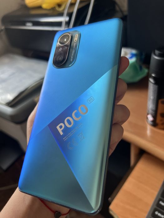 Телефон POCO F3 в хорошем состоянии. 128 гигабайт памяти, без царапин