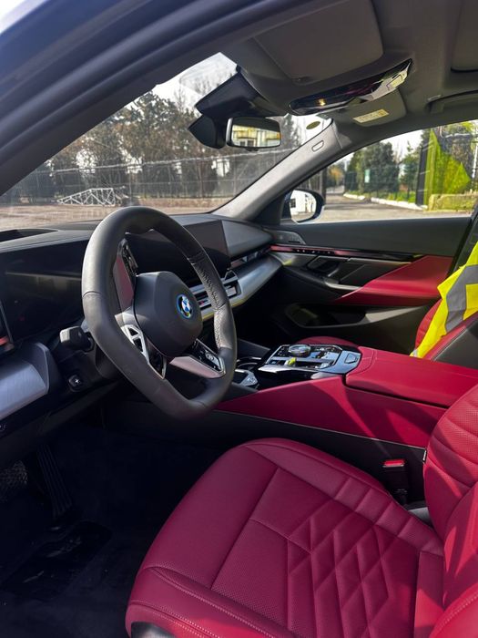 BMW i5 40L 2025 yil M -Sport