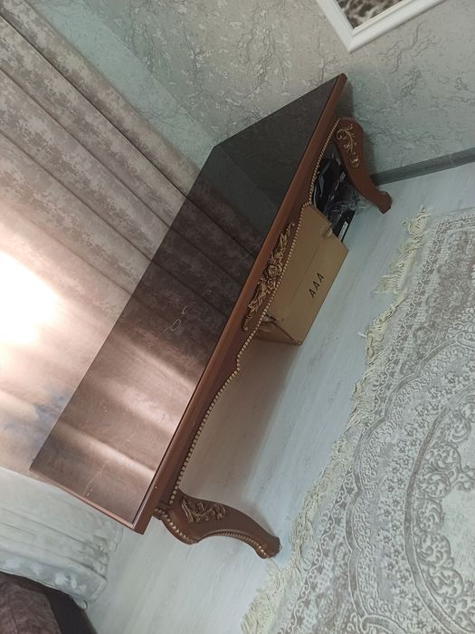 Стол для Гостиной.