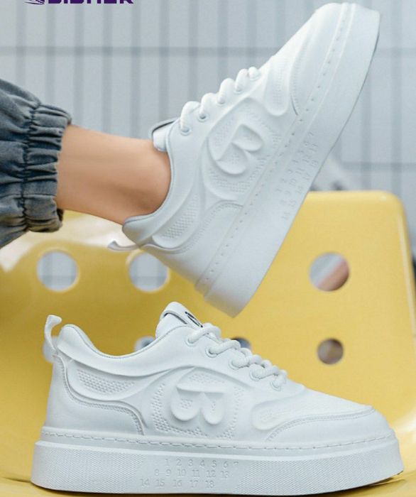 erkaklar oyoq kiyimi