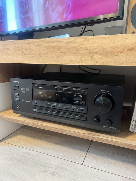 Усилвател Onkyo TX-DS 575
