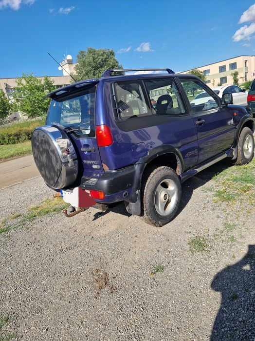 Продавам Кола,Джип 4*4
