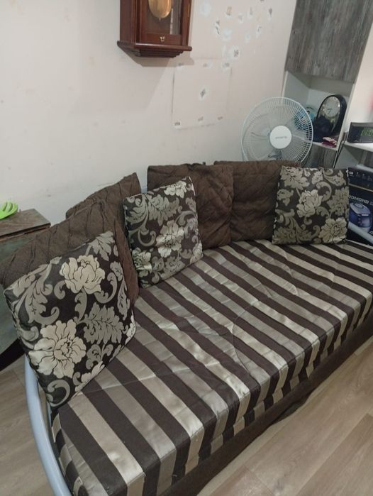 Продам диван кровать. Срочно.