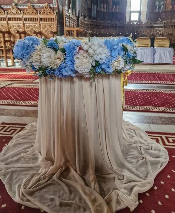 De inchiriat aranjamente/bust mire,mireasa/masuta gatitul miresei