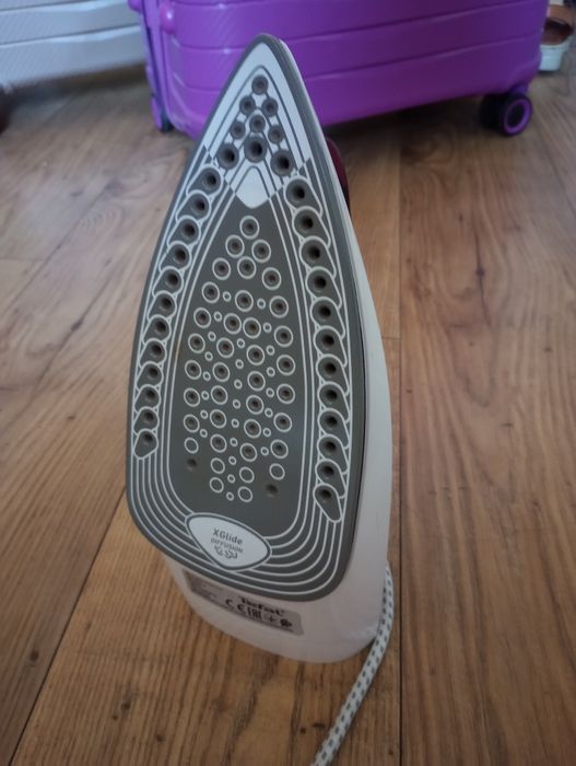 Vând 2 troler dimensiuni L..o placa par ,o perie rotativa ,un fier de calcat