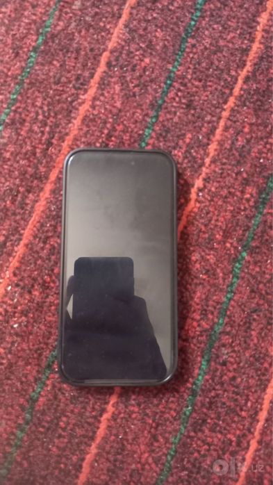 Iphone 15 qora rangda