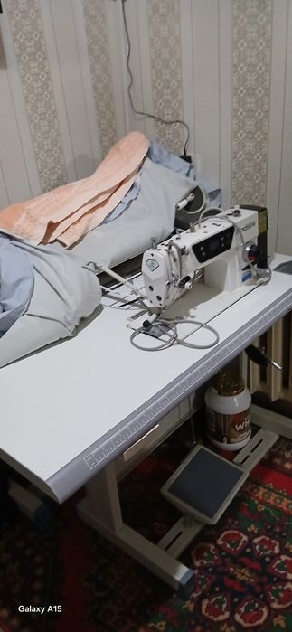 Tikuv mashina va averlo holati yengi