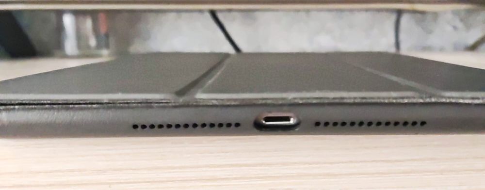 Айпад Apple Air A1475