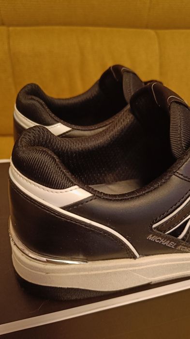 Естествена кожа Michael Kors