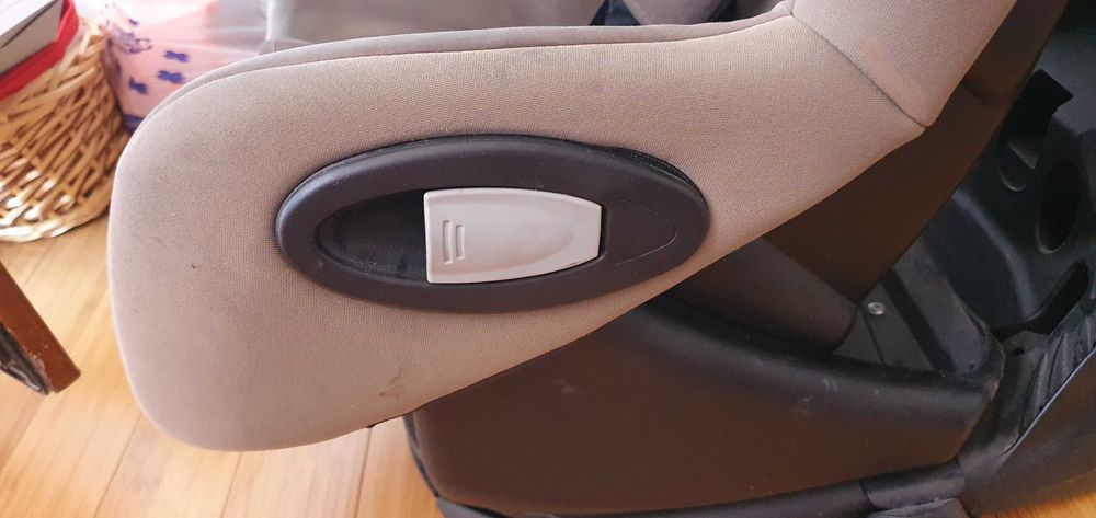 Столче за кола бебе Bebecomfort Axiss Въртящо се