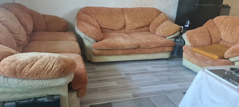Холова гарнитура от тройка,двойка и фотьойл.Тройката с функция и сън.