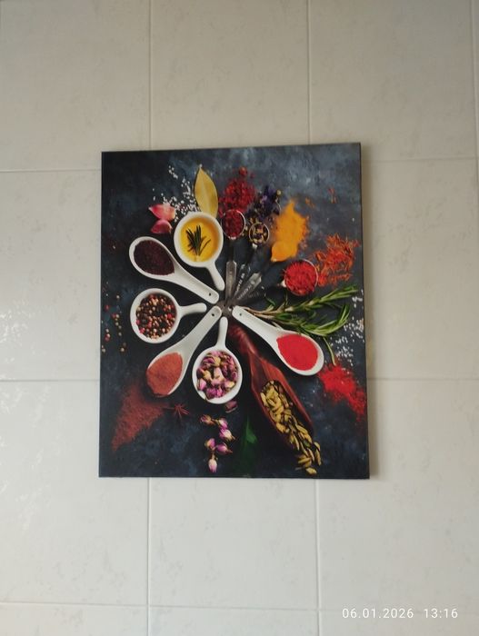 Продам картины , рамки для фото