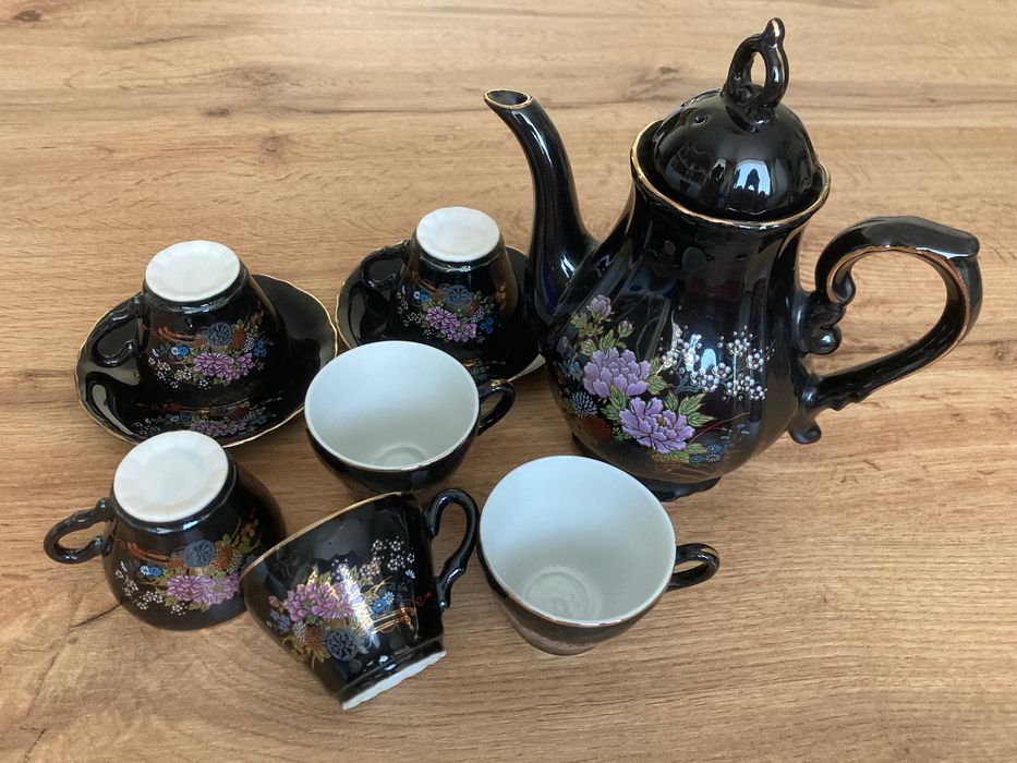 Японски костен порцелан