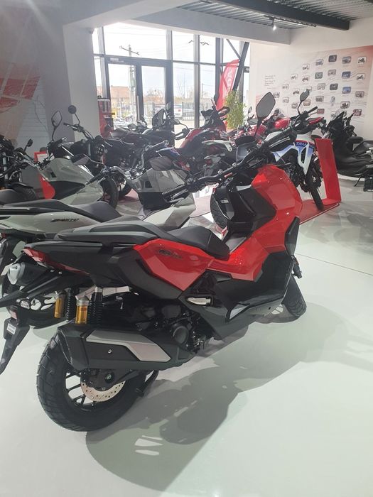 Vand Honda ADV 350, nou, 0 km.