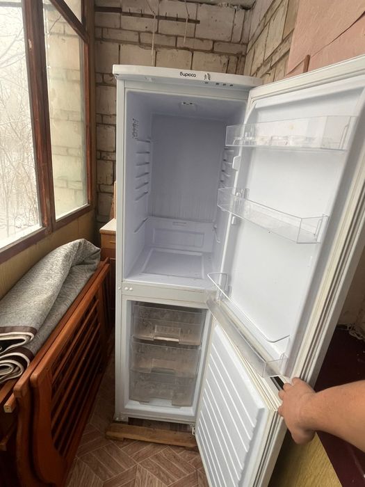 Холодильник не новый