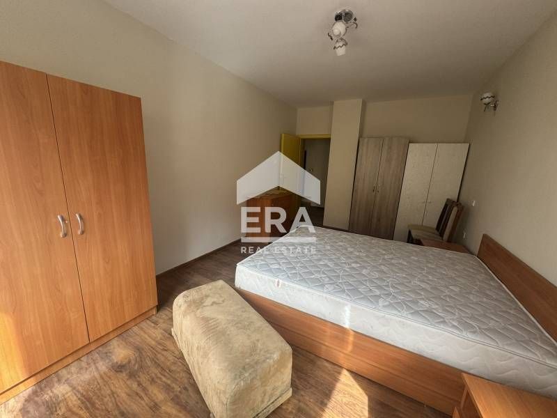 Дава се под наем Тристаен апартамент в Хасково, Център - 75 кв.м за 318.75 € - Снимка #3