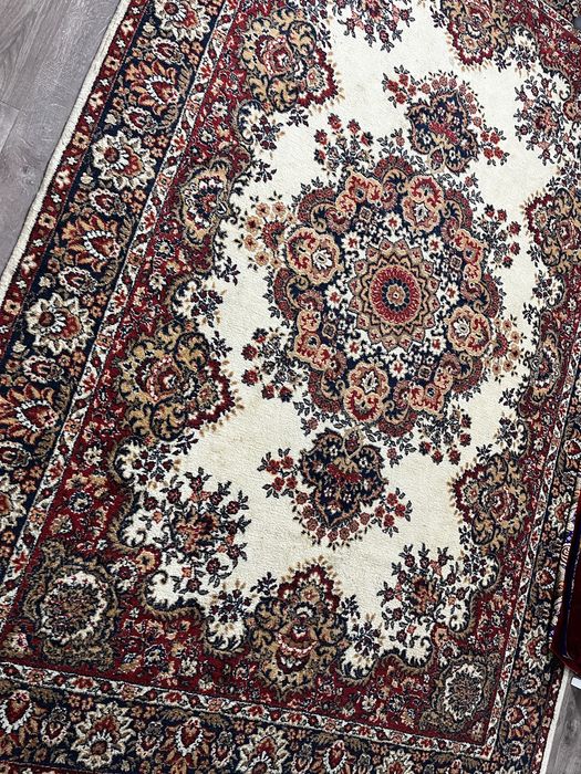 Алматинский кілем, ковер. Размер 2*3 метра. Цена 10 тыс, на левос бере