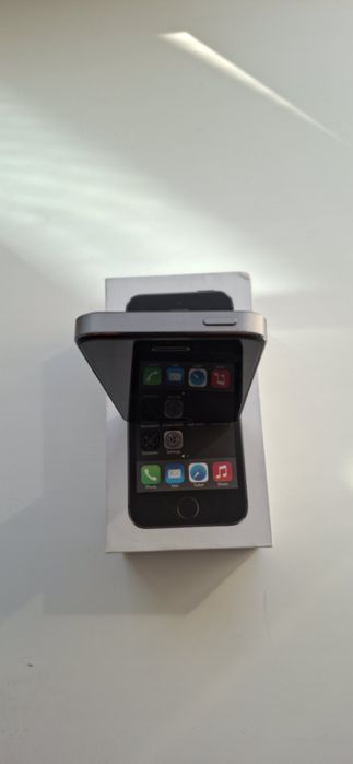 Продам Iphone 5s 16гб