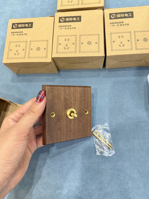 Накладной ретро выключатель